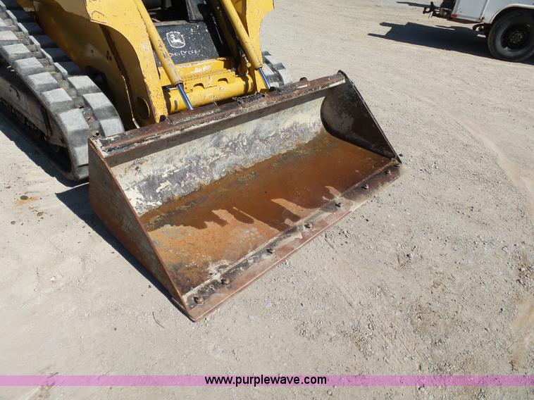 image for item K7189 2007 John Deere CT322 skid steer
