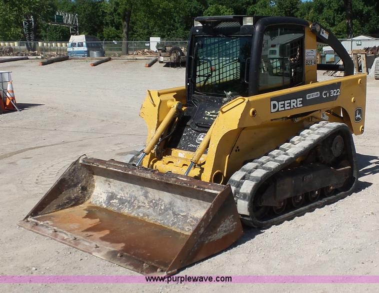 image for item K7189 2007 John Deere CT322 skid steer