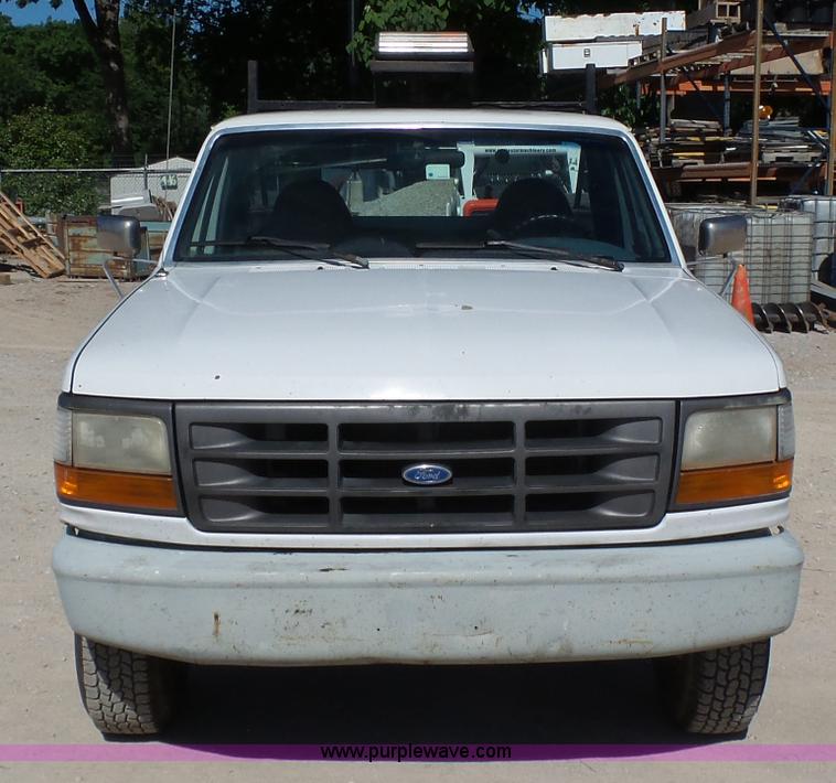image for item K7190 1995 Ford F250 XL utility truck
