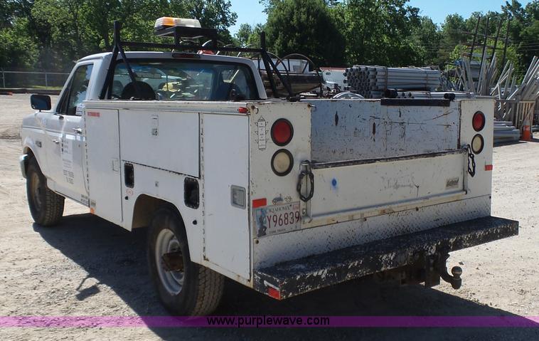 image for item K7190 1995 Ford F250 XL utility truck