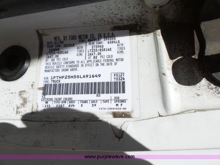 image for item K7190 1995 Ford F250 XL utility truck