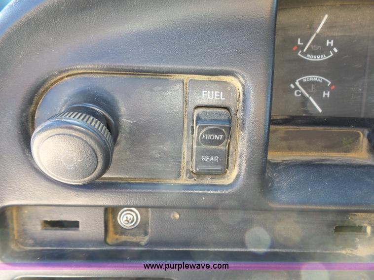 image for item K7190 1995 Ford F250 XL utility truck