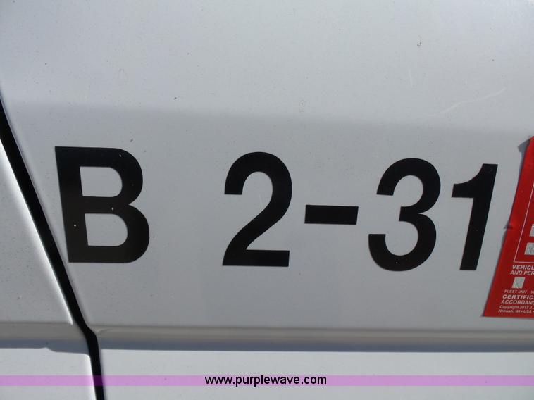 image for item K7190 1995 Ford F250 XL utility truck