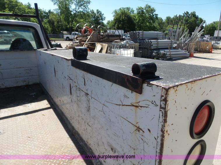 image for item K7190 1995 Ford F250 XL utility truck