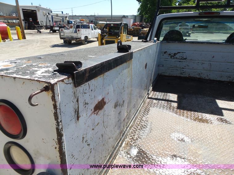 image for item K7190 1995 Ford F250 XL utility truck