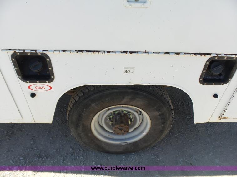 image for item K7190 1995 Ford F250 XL utility truck