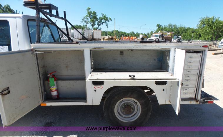 image for item K7190 1995 Ford F250 XL utility truck