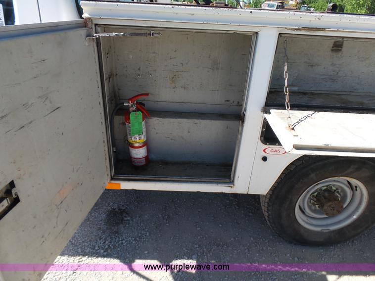 image for item K7190 1995 Ford F250 XL utility truck