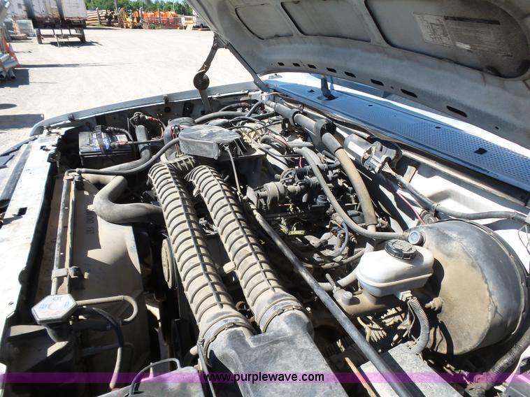 image for item K7190 1995 Ford F250 XL utility truck