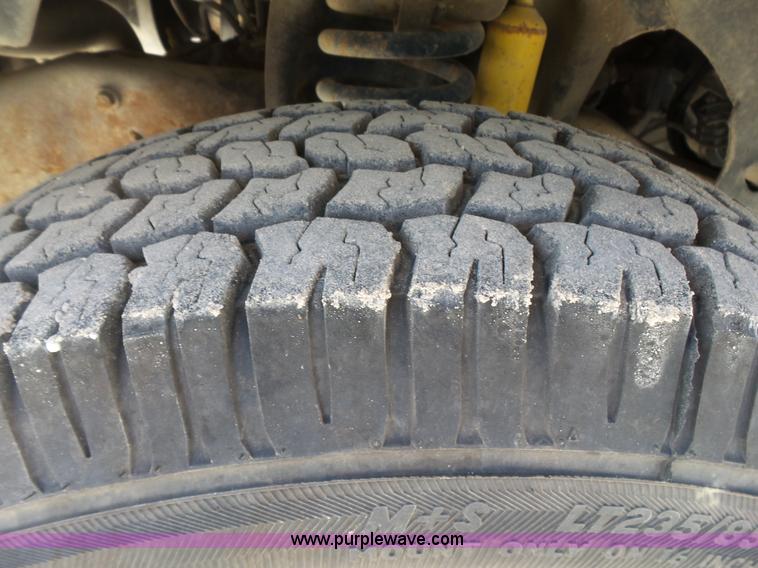 image for item K7190 1995 Ford F250 XL utility truck