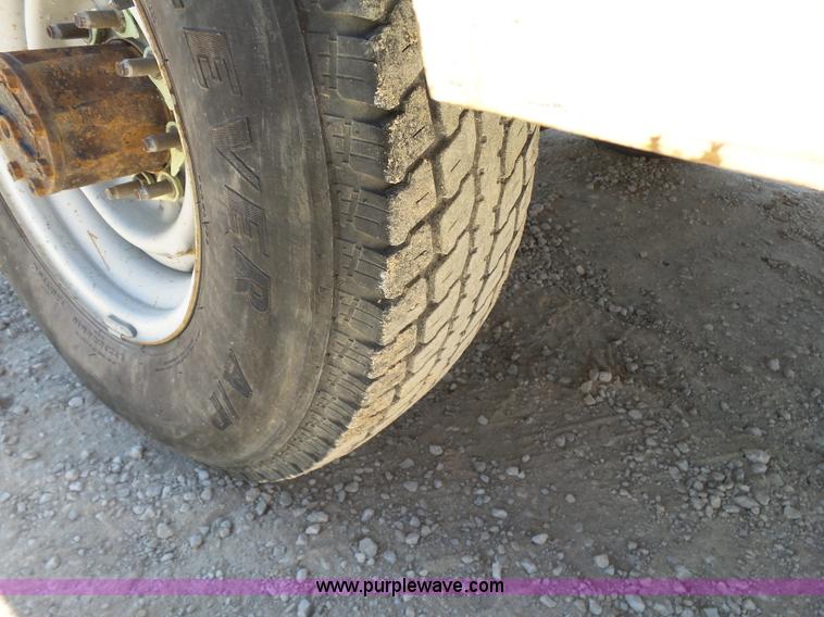 image for item K7190 1995 Ford F250 XL utility truck