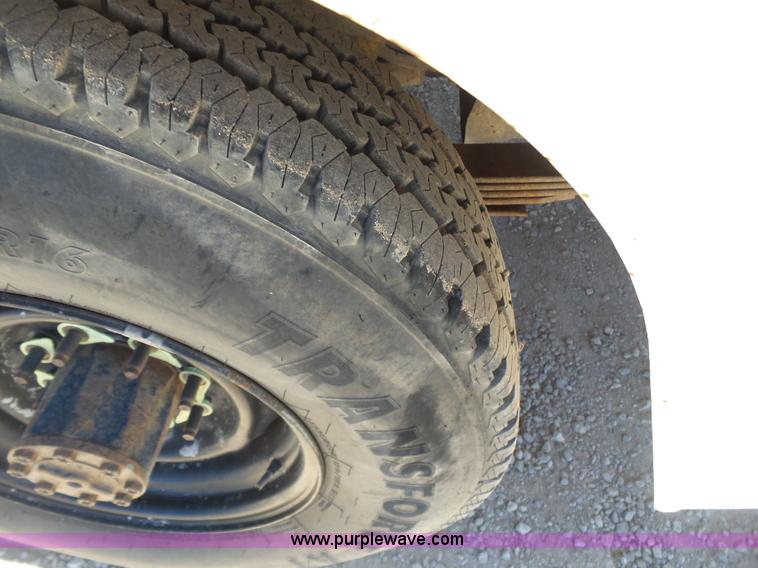 image for item K7190 1995 Ford F250 XL utility truck