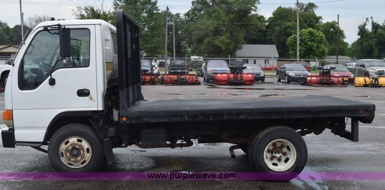 image for item K7343 1997 Isuzu NPR flatbed truck