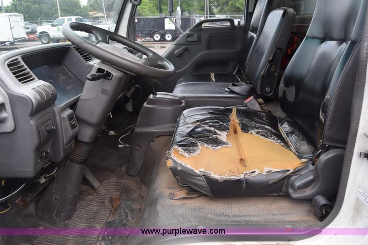 image for item K7343 1997 Isuzu NPR flatbed truck