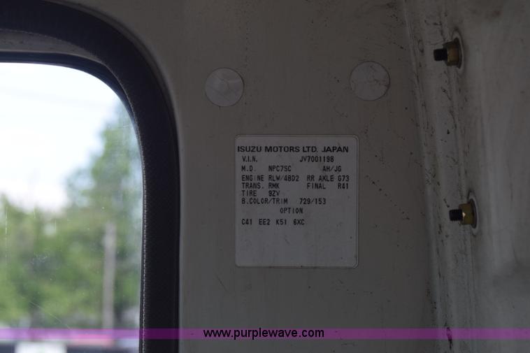 image for item K7343 1997 Isuzu NPR flatbed truck