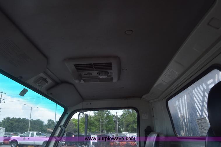 image for item K7343 1997 Isuzu NPR flatbed truck