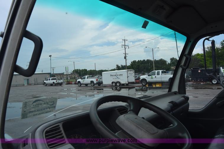 image for item K7343 1997 Isuzu NPR flatbed truck