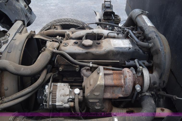 image for item K7343 1997 Isuzu NPR flatbed truck