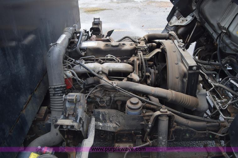 image for item K7343 1997 Isuzu NPR flatbed truck