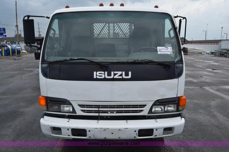 image for item K7343 1997 Isuzu NPR flatbed truck