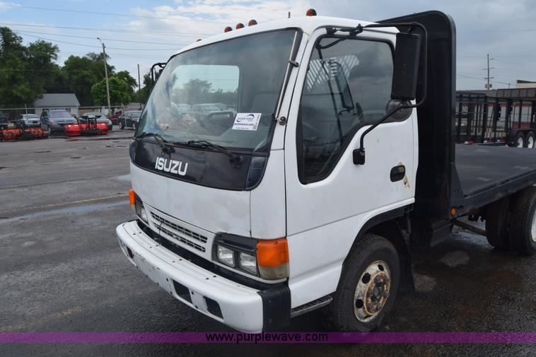 image for item K7343 1997 Isuzu NPR flatbed truck