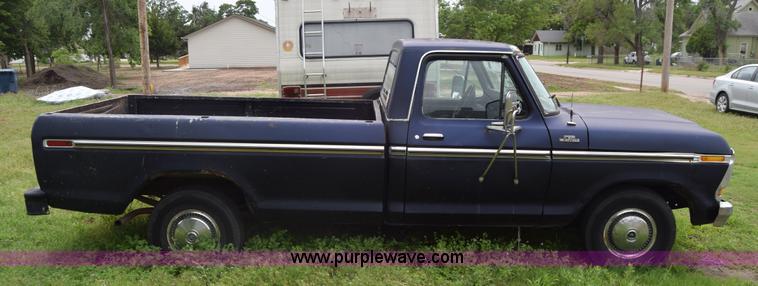 image for item K7373 1979 Ford F150 pickup truck