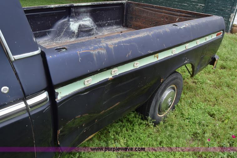 image for item K7373 1979 Ford F150 pickup truck