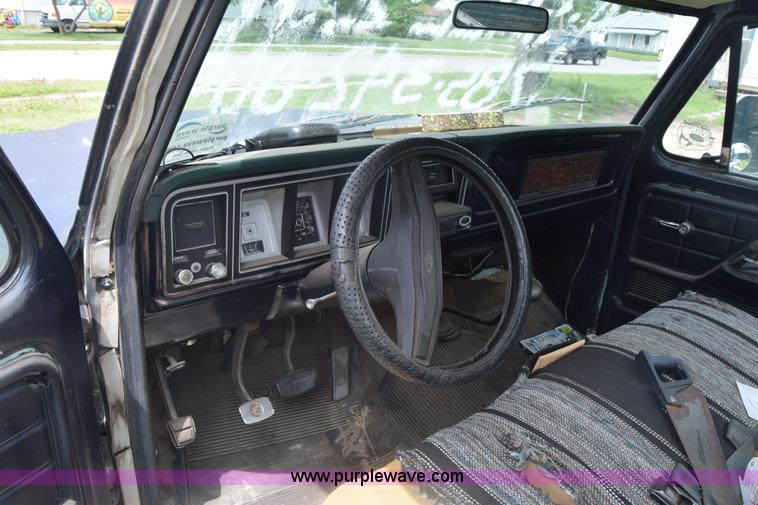 image for item K7373 1979 Ford F150 pickup truck