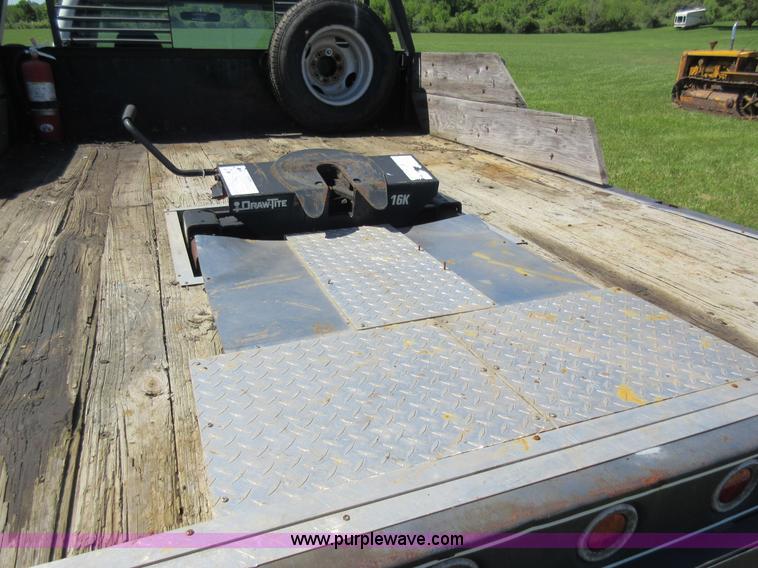 image for item K7868 2002 Ford F350 flatbed pickup truck