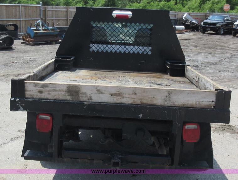 2005 Chevrolet Colorado flatbed pickup truck in Northmoor, MO Item