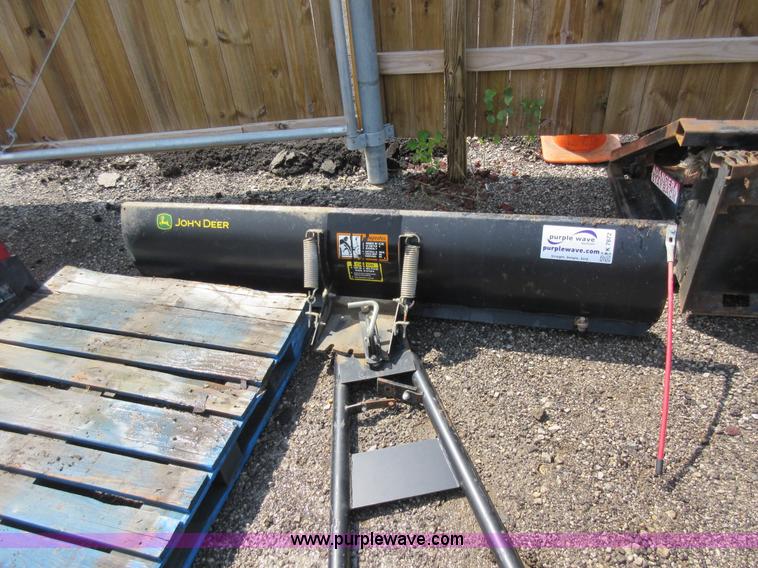 John Deere snow plow in Northmoor, MO Item K7872 sold Purple Wave