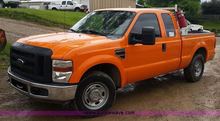 image for item K7882 2010 Ford F250 Super Duty SuperCab pickup truck