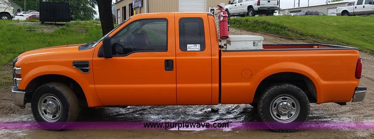 image for item K7882 2010 Ford F250 Super Duty SuperCab pickup truck