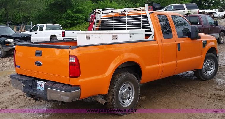 image for item K7882 2010 Ford F250 Super Duty SuperCab pickup truck