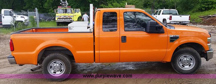 image for item K7882 2010 Ford F250 Super Duty SuperCab pickup truck