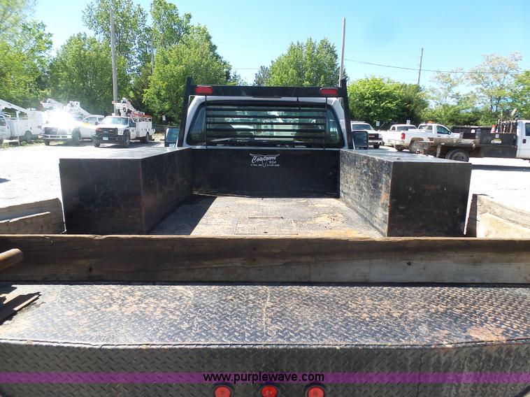 image for item K7914 2008 Ford F450 Super Duty flatbed pickup truck