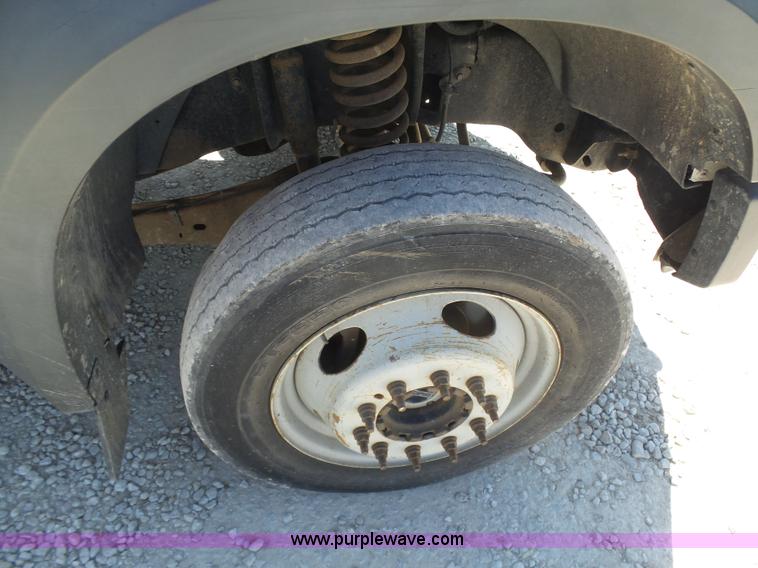 image for item K7914 2008 Ford F450 Super Duty flatbed pickup truck