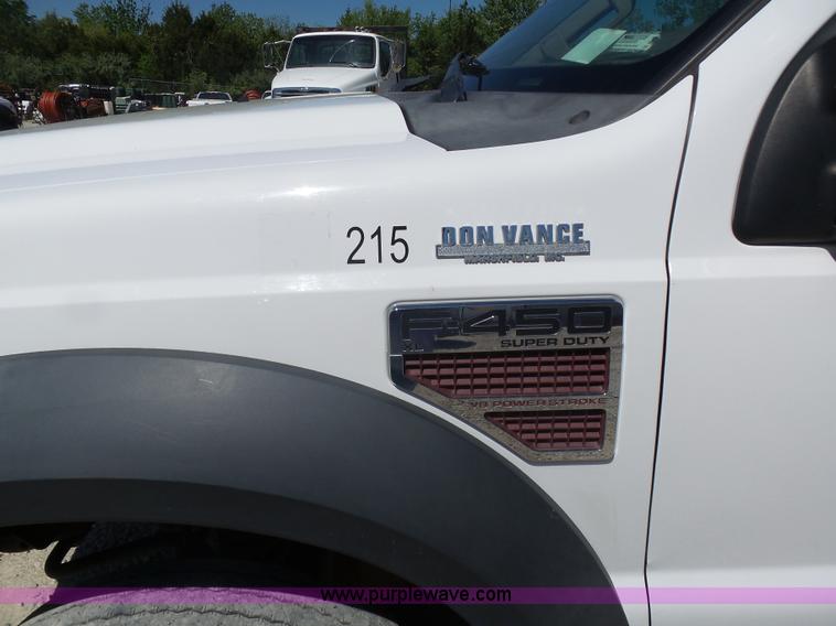 image for item K7914 2008 Ford F450 Super Duty flatbed pickup truck