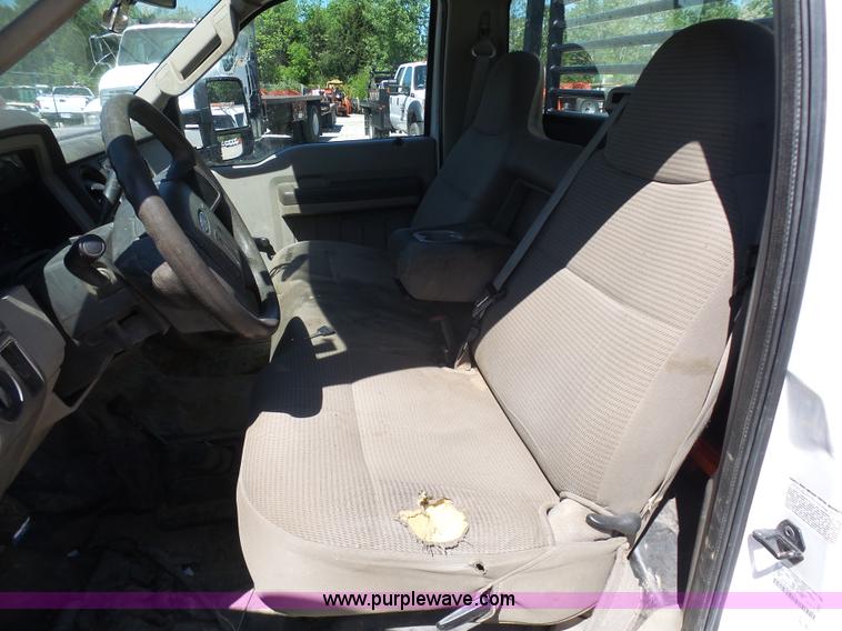 image for item K7914 2008 Ford F450 Super Duty flatbed pickup truck