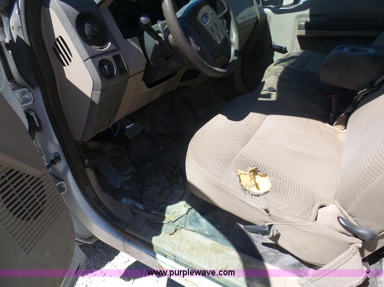 image for item K7914 2008 Ford F450 Super Duty flatbed pickup truck