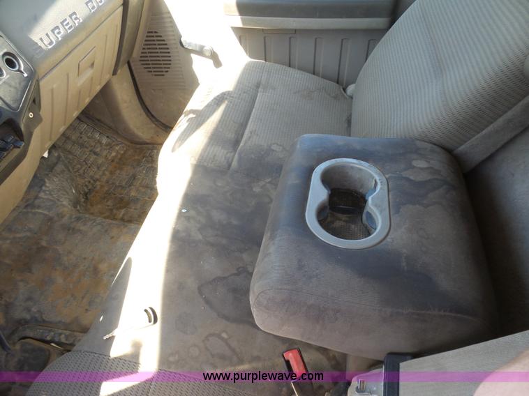 image for item K7914 2008 Ford F450 Super Duty flatbed pickup truck