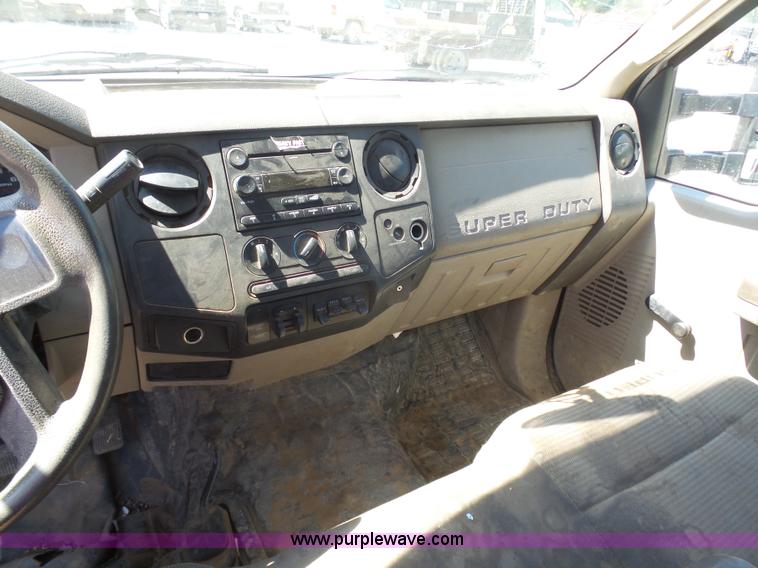 image for item K7914 2008 Ford F450 Super Duty flatbed pickup truck