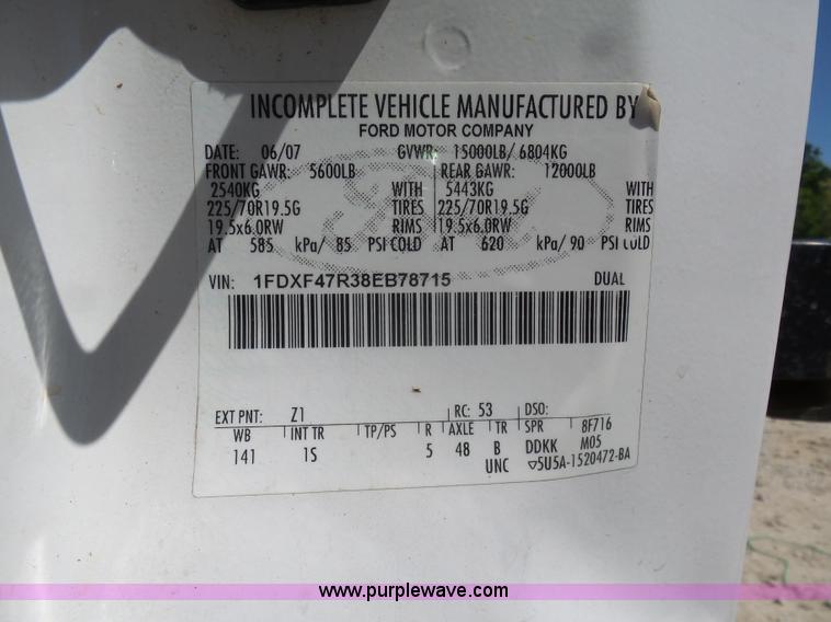 image for item K7914 2008 Ford F450 Super Duty flatbed pickup truck