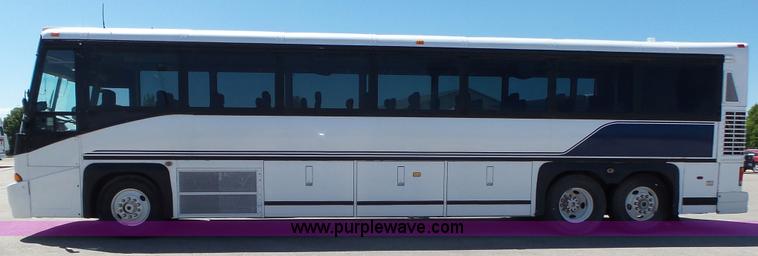 image for item K8289 1990 MCI 120-C3 coach bus