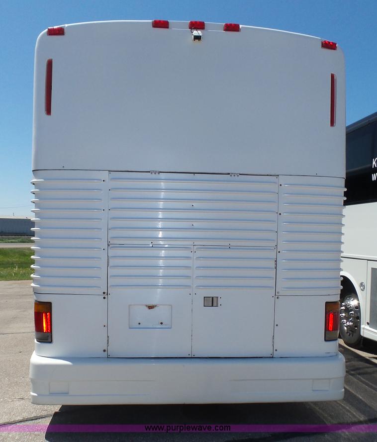 image for item K8289 1990 MCI 120-C3 coach bus