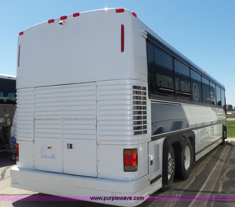 image for item K8289 1990 MCI 120-C3 coach bus