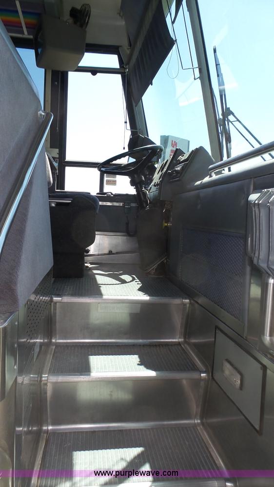 image for item K8289 1990 MCI 120-C3 coach bus