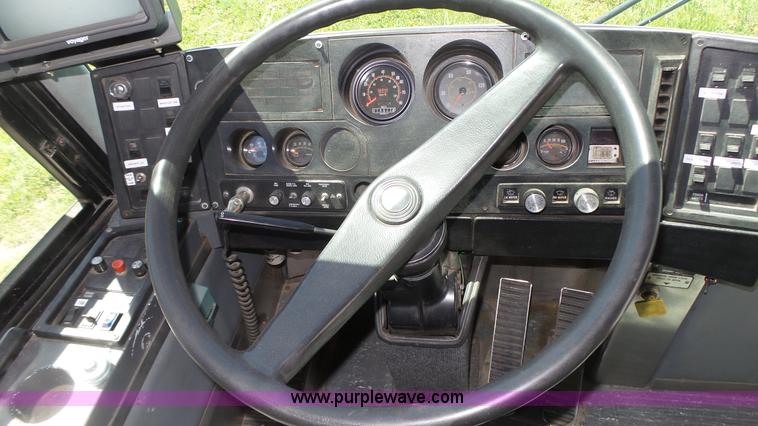 image for item K8289 1990 MCI 120-C3 coach bus