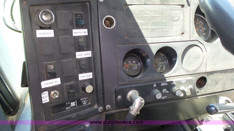 image for item K8289 1990 MCI 120-C3 coach bus