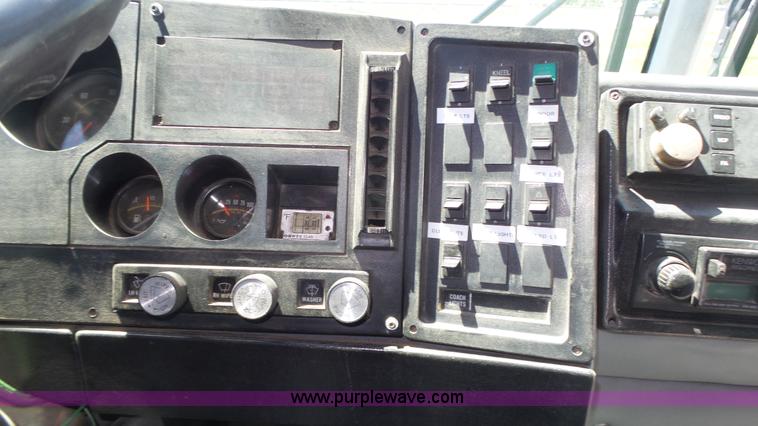 image for item K8289 1990 MCI 120-C3 coach bus